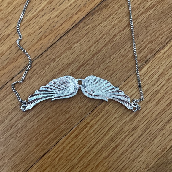 💵3/$20 Bling Wing Necklace - Picture 10 of 11